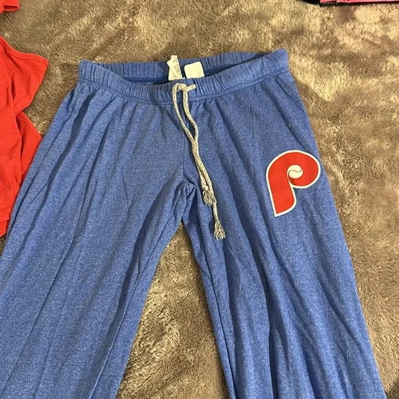 3 piece set of Phillies fan gear- tank, boxers, PJ pants all size small - Picture 5 of 9